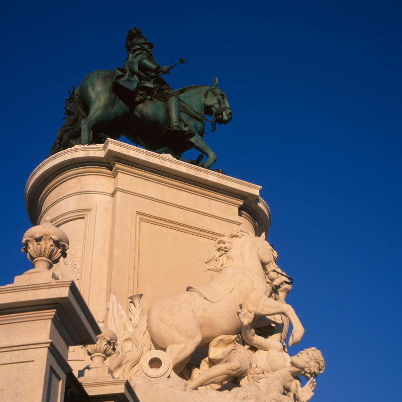 equestrian statue