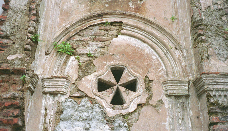 mausoleum detail alternate